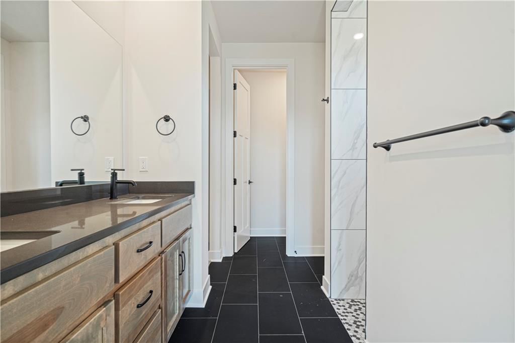 2133 Sycamore Street — photo 14