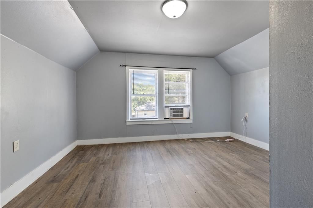 3320 Seneca Street — photo 12