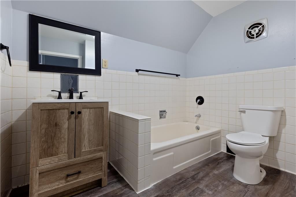 3320 Seneca Street — photo 14