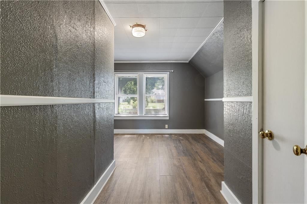 3320 Seneca Street — photo 10