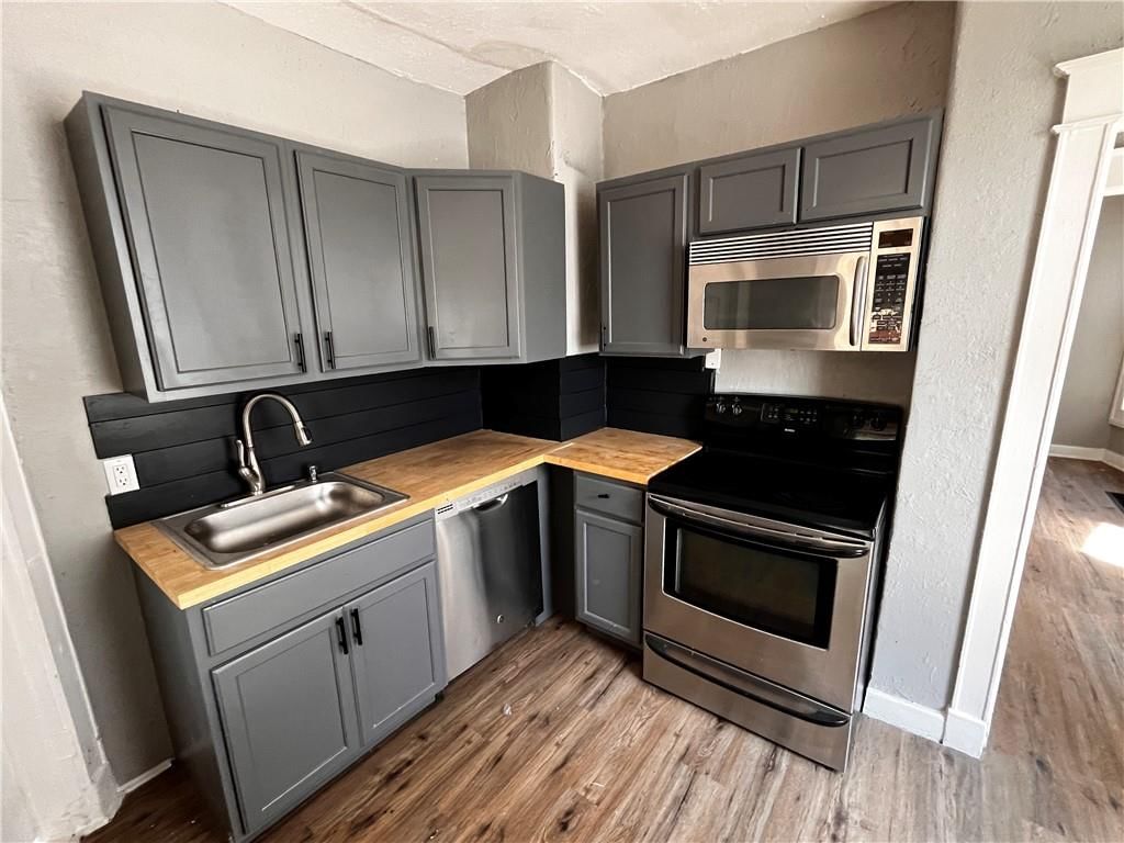 2624 Jarboe Street — photo 15