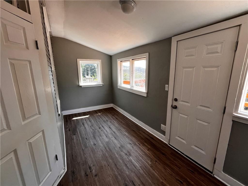 2624 Jarboe Street — photo 16