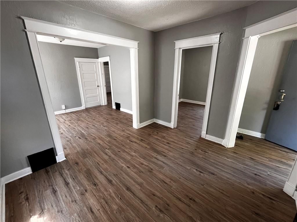 2624 Jarboe Street — photo 8