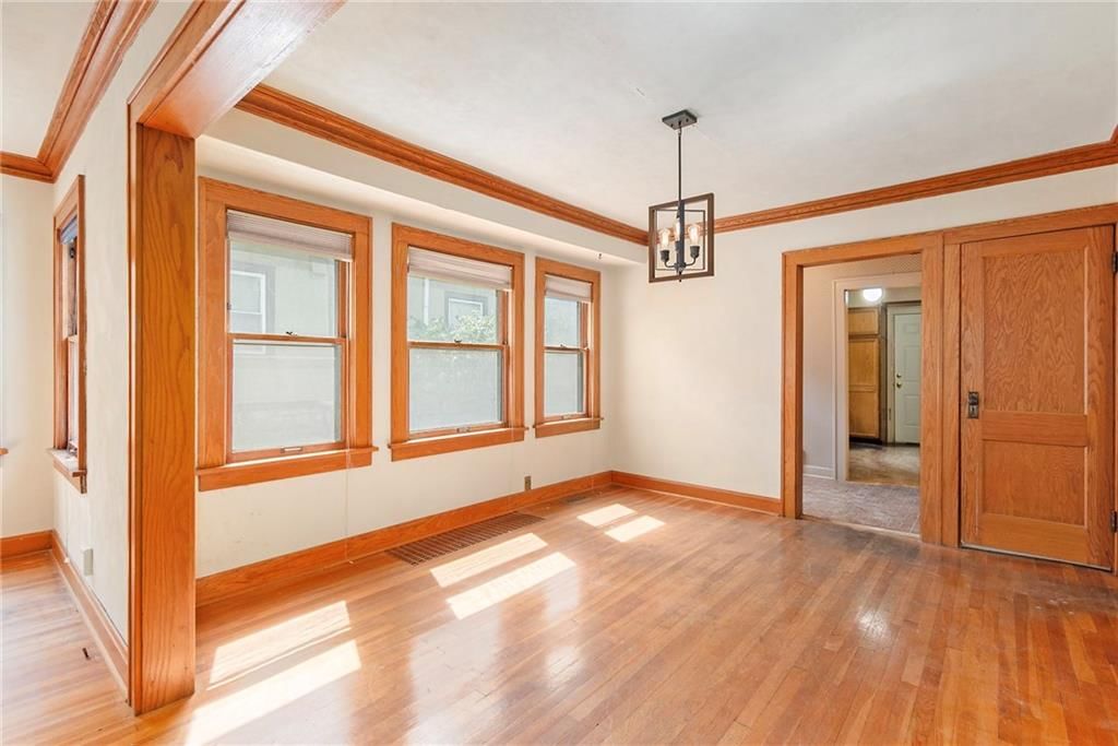403 E 70th Terrace — photo 11
