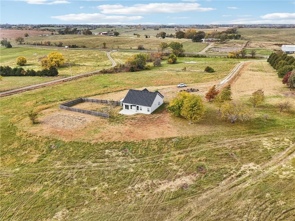 9622 N K92 Highway — photo 29