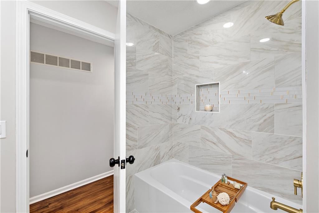 1527 NE 77th Terrace — photo 12