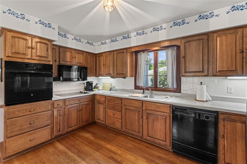 206 E 206 E Oak Street — photo 14