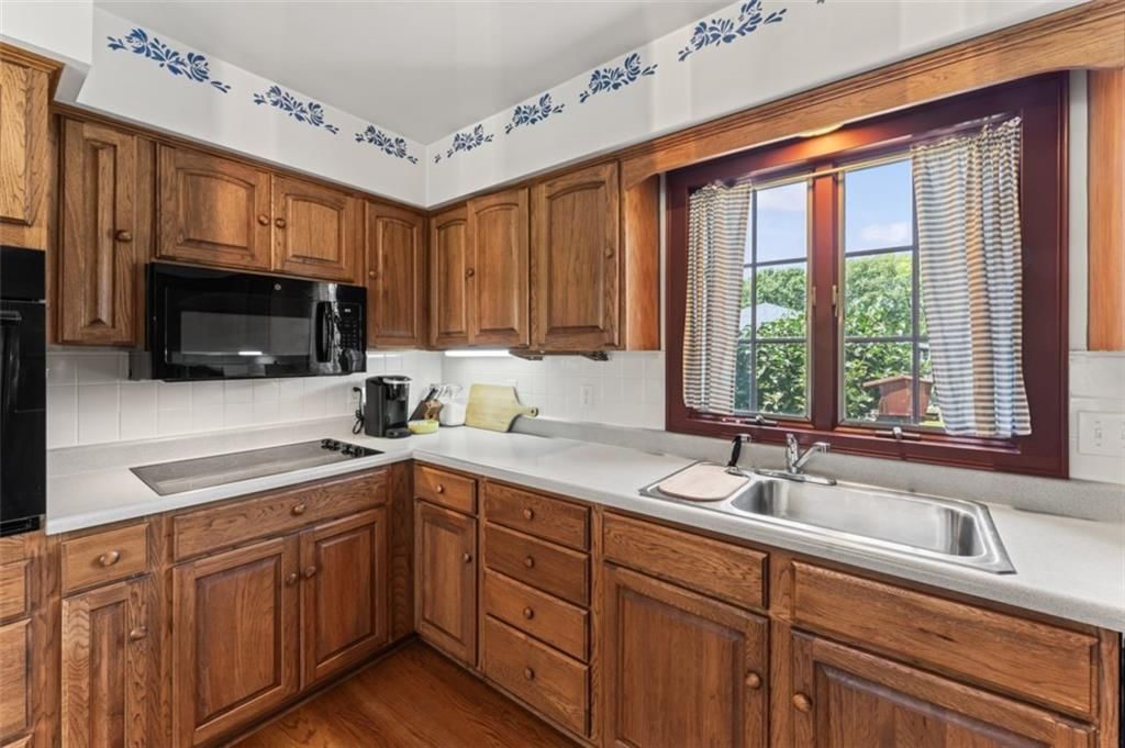 206 E 206 E Oak Street — photo 16