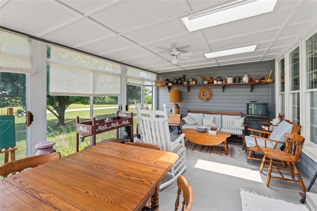 206 E 206 E Oak Street — photo 19