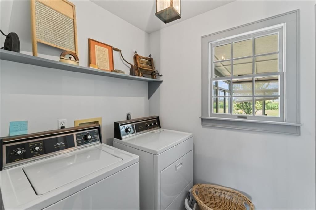 206 E 206 E Oak Street — photo 24