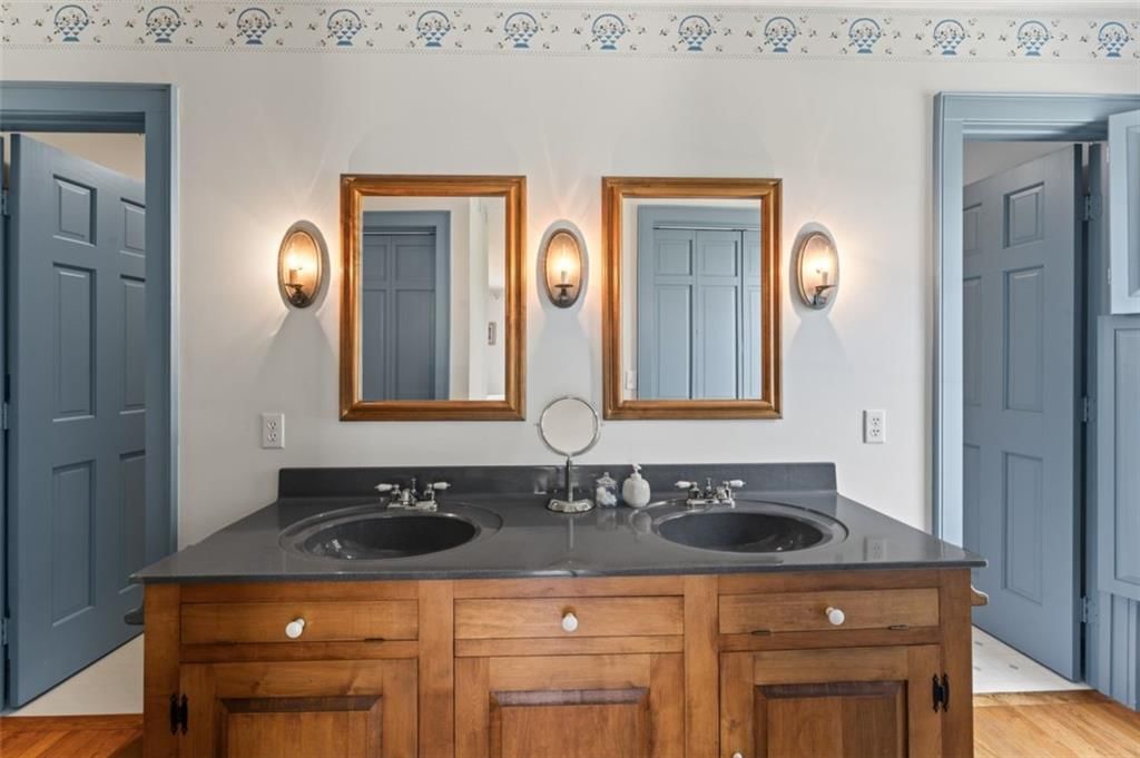 206 E 206 E Oak Street — photo 28