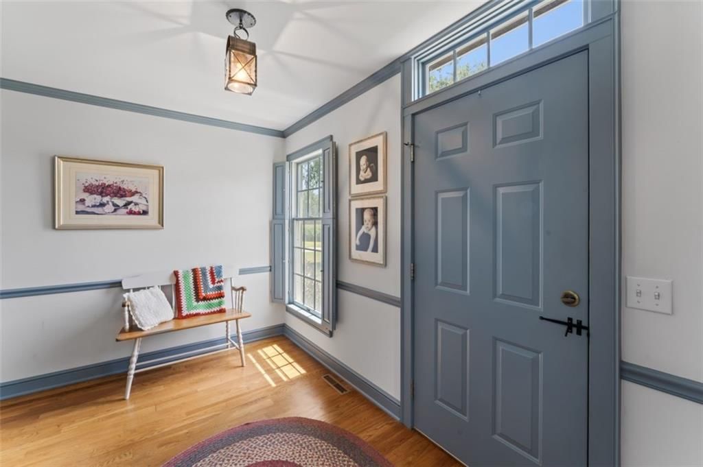 206 E 206 E Oak Street — photo 5