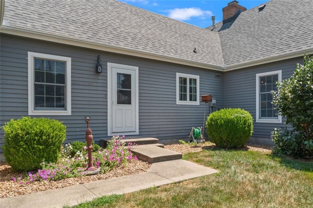 206 E 206 E Oak Street — photo 49