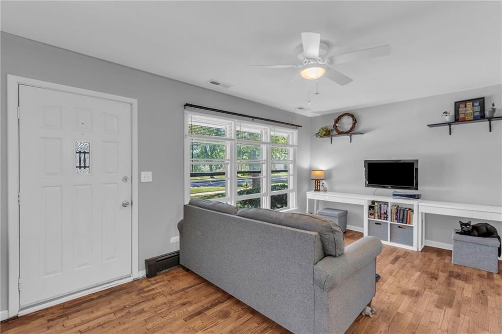 1122 S Cedar Street — photo 5