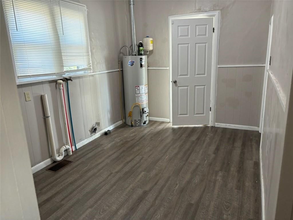 815 W 6th Street — photo 13