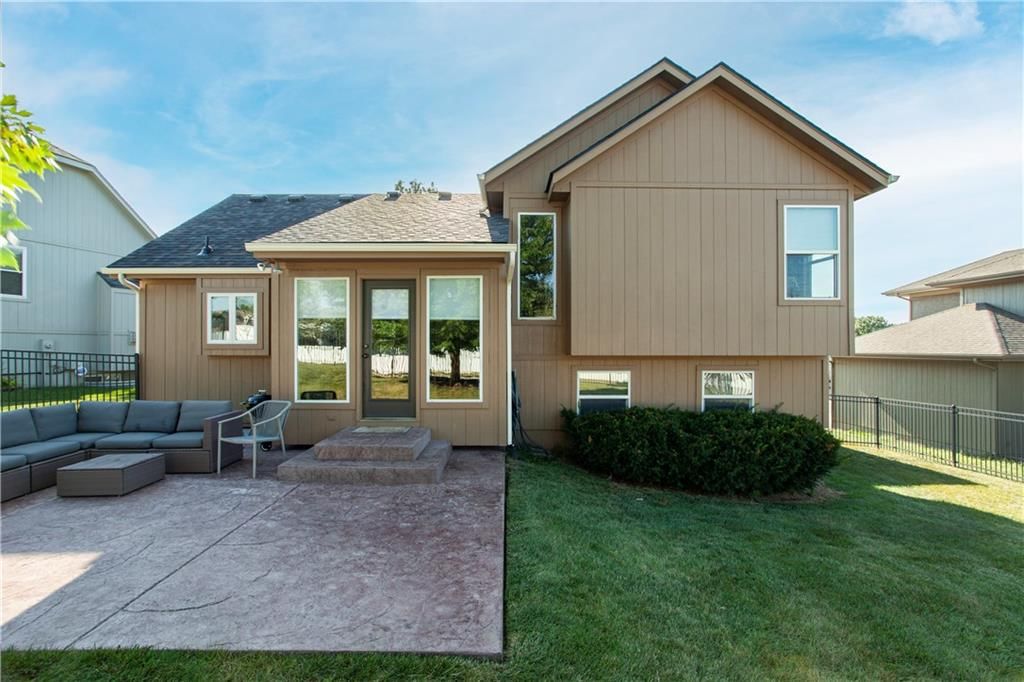 1409 NE Stonewood Drive — photo 32