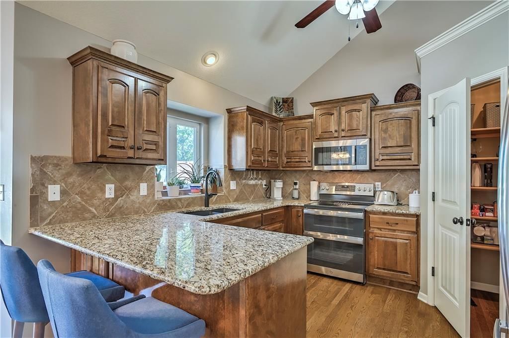 1409 NE Stonewood Drive — photo 9