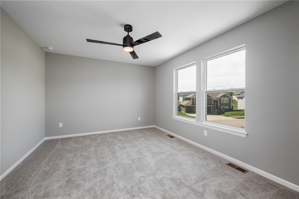 11118 Nogard Avenue — photo 9