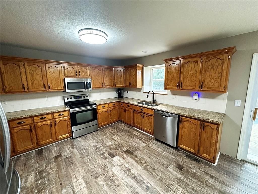 721 Moss Creek Drive — photo 9