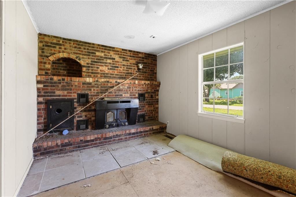 1215 Amherst Street — photo 20