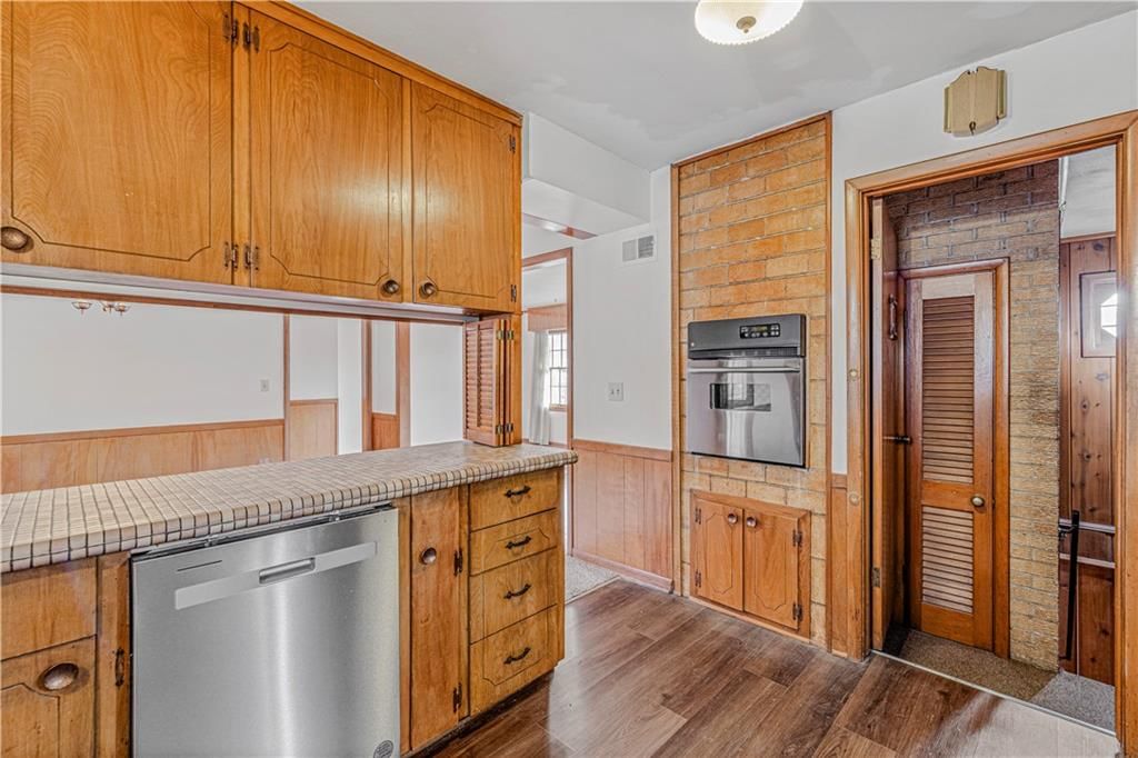 619 E Linwood Avenue — photo 28