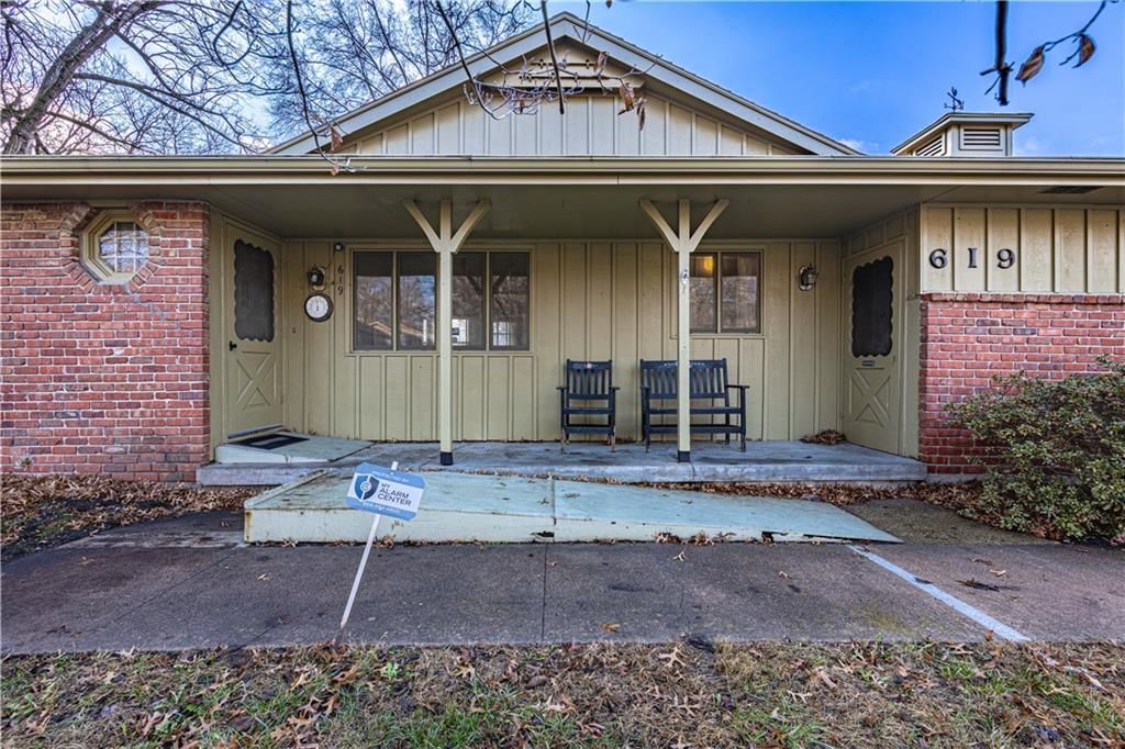 619 E Linwood Avenue — photo 4