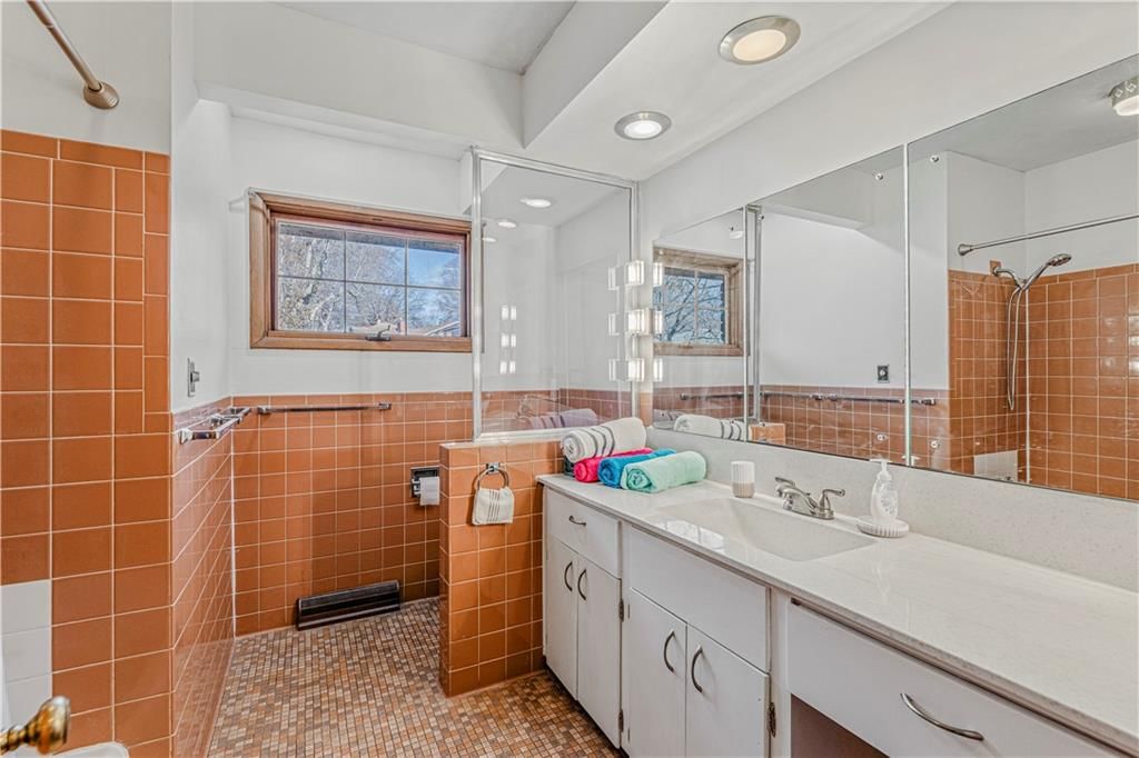619 E Linwood Avenue — photo 31