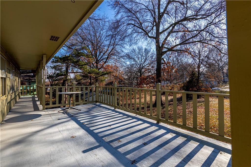 619 E Linwood Avenue — photo 5