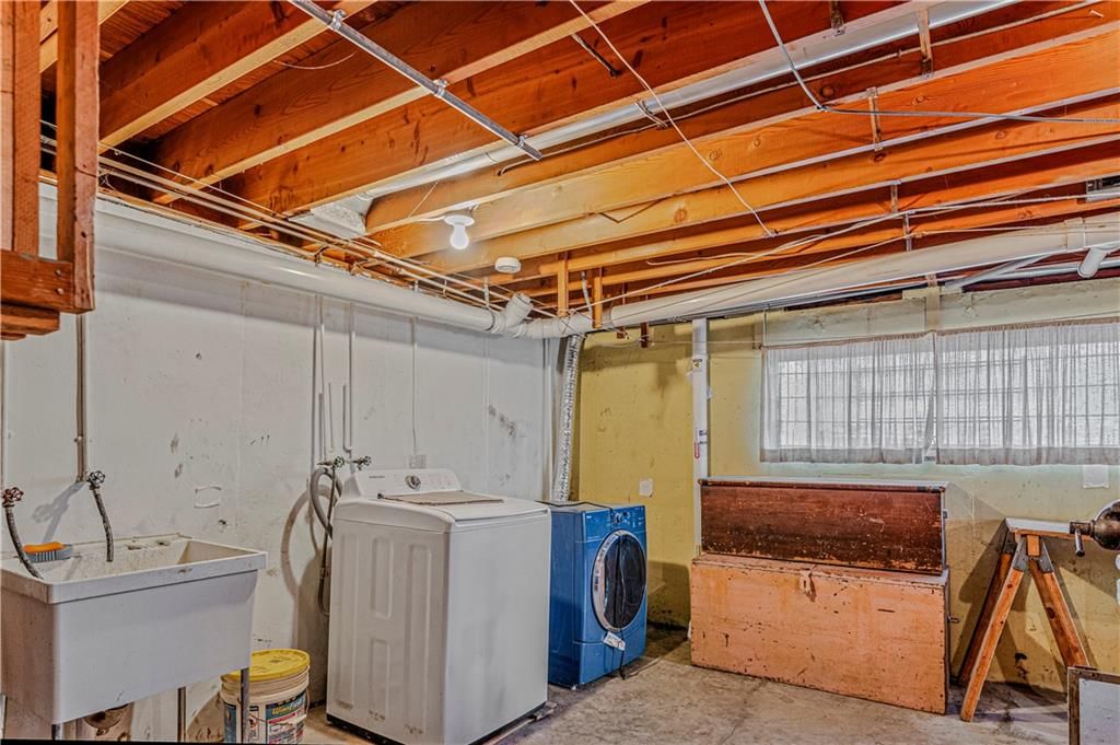619 E Linwood Avenue — photo 42