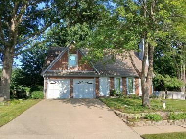 1034 Pineview Street — photo 2
