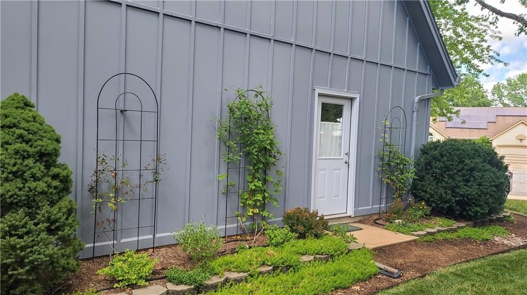 1034 Pineview Street — photo 18