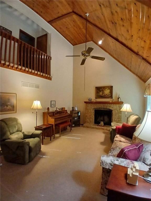 1034 Pineview Street — photo 3
