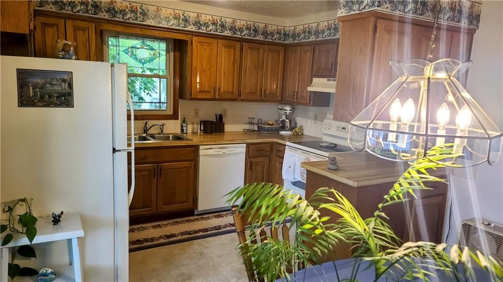 1034 Pineview Street — photo 9