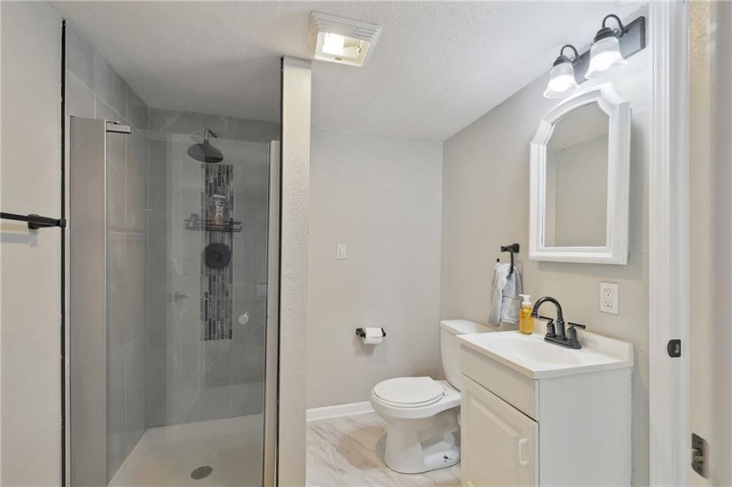 7821 Wallace Avenue — photo 23