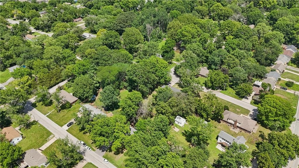 7821 Wallace Avenue — photo 31