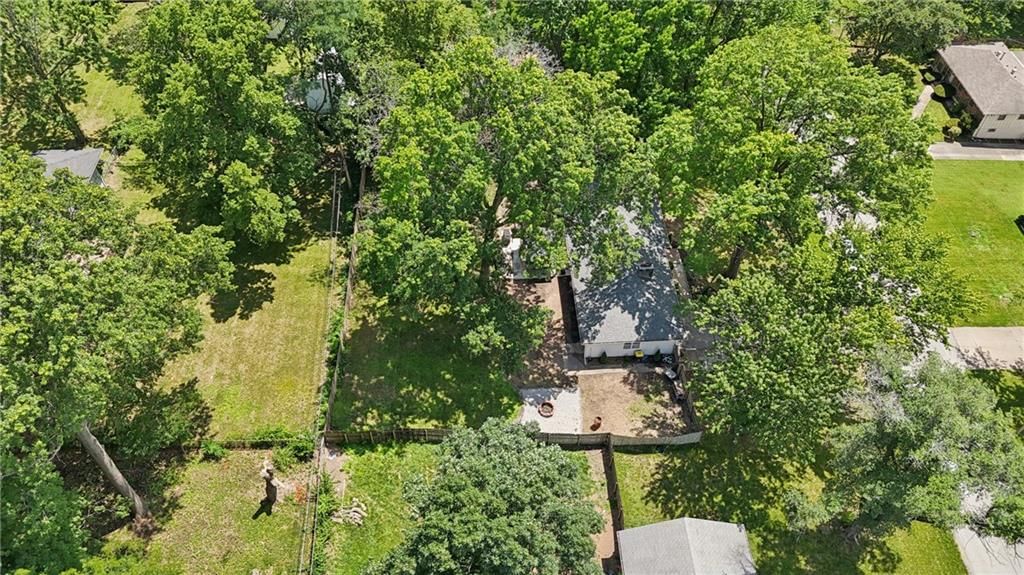 7821 Wallace Avenue — photo 32