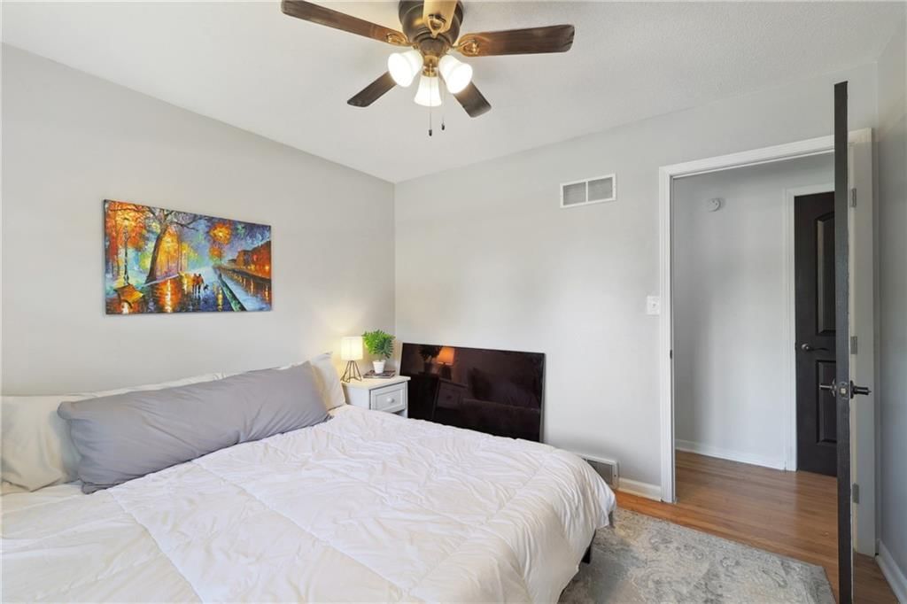 7821 Wallace Avenue — photo 10