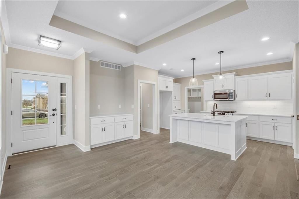 8262 Aurora Street — photo 4