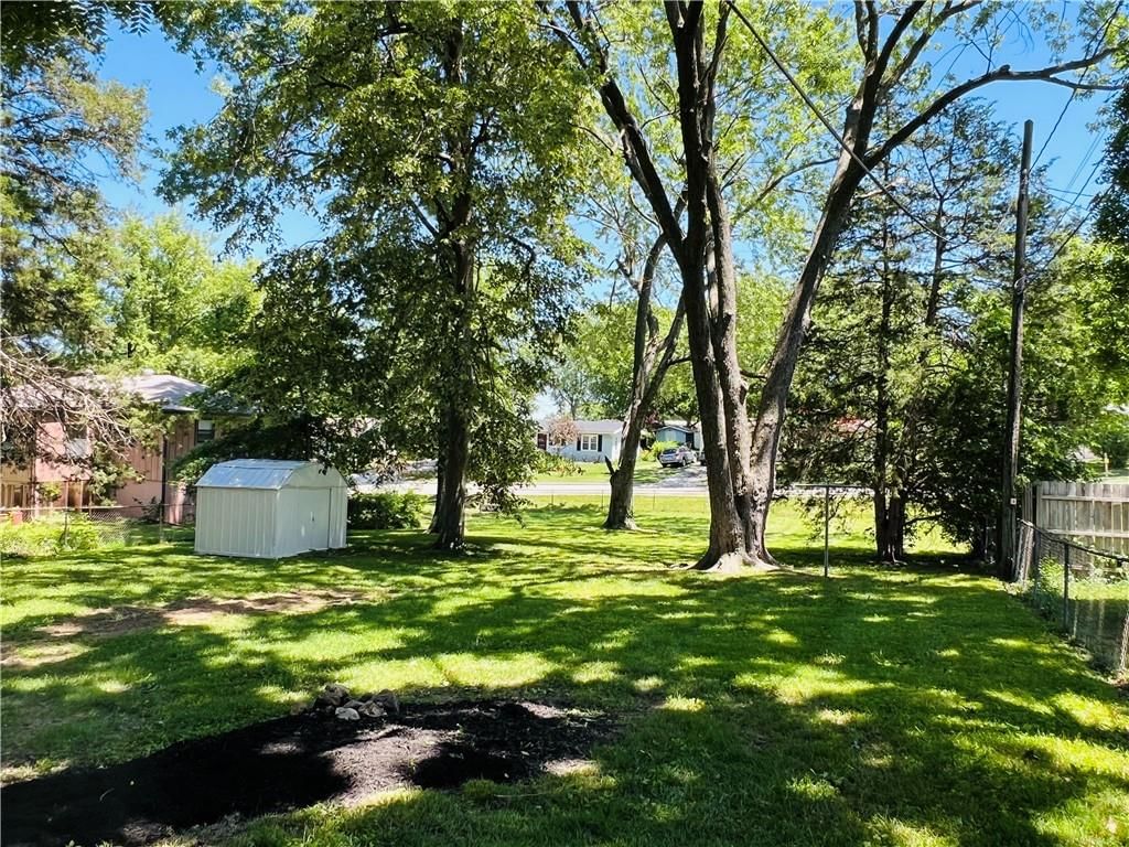 7039 N Charlotte Street — photo 25