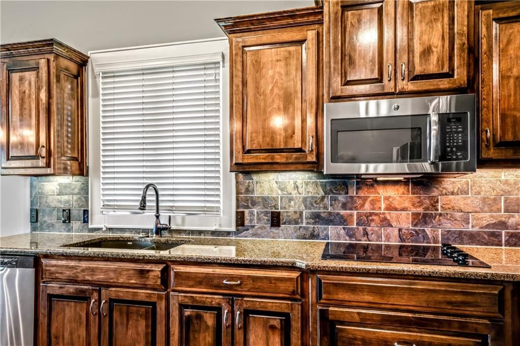 16650 W 168th Court — photo 9