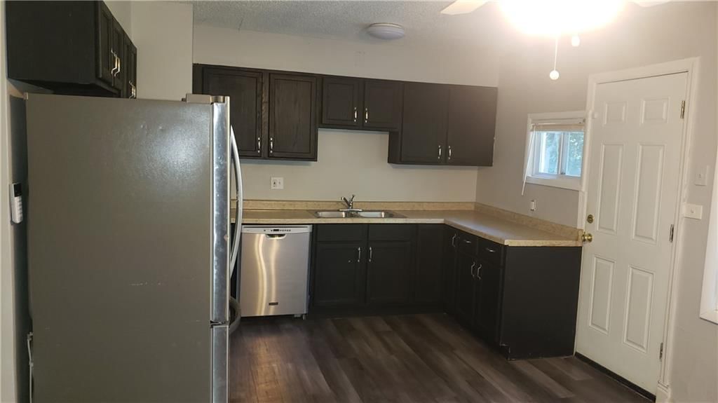 10807 Newton Avenue — photo 11