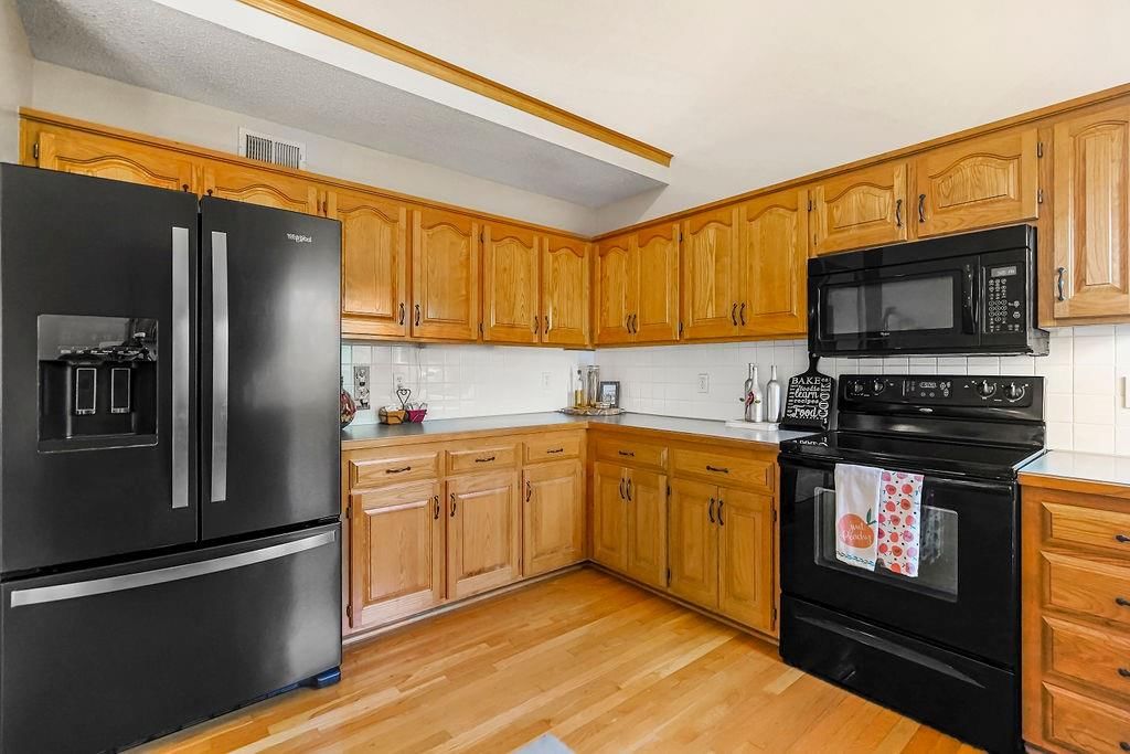 18901 W 164th Street — photo 9
