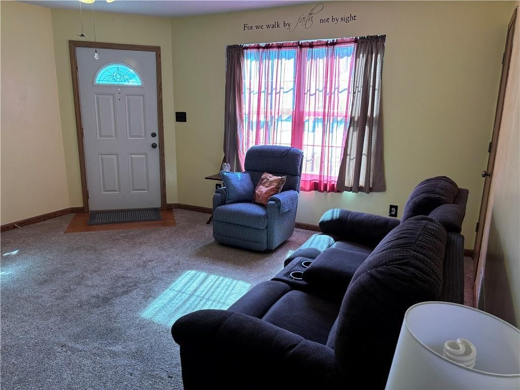 805 SW Clinton Street — photo 3