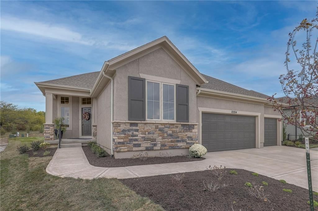 13725 Quigley Street, Overland Park, KS