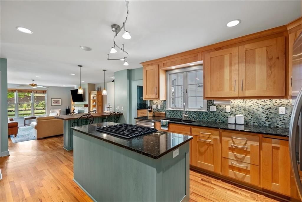 2607 W 49th Terrace — photo 30