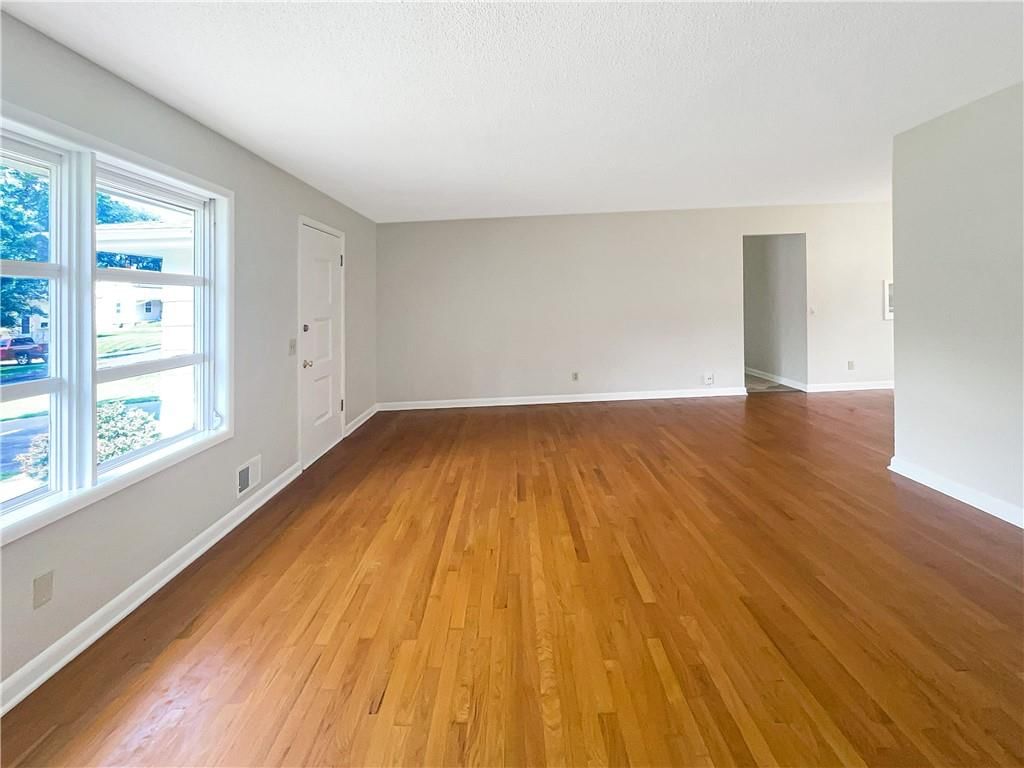 2537 N 46th Terrace — photo 8