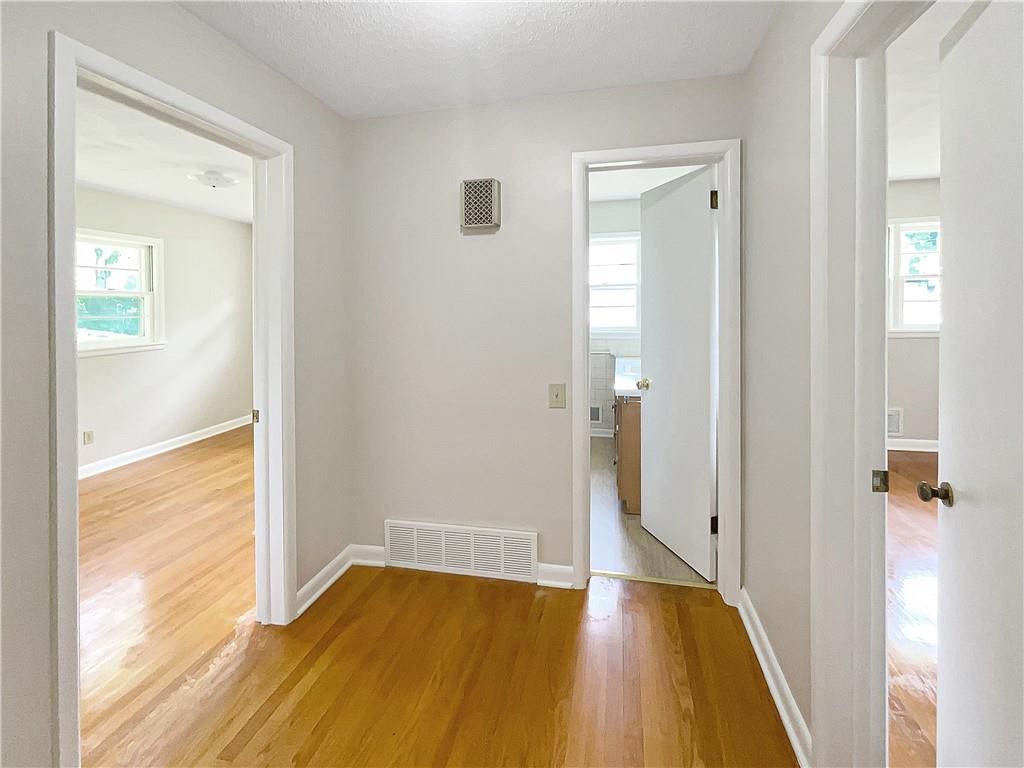 2537 N 46th Terrace — photo 9