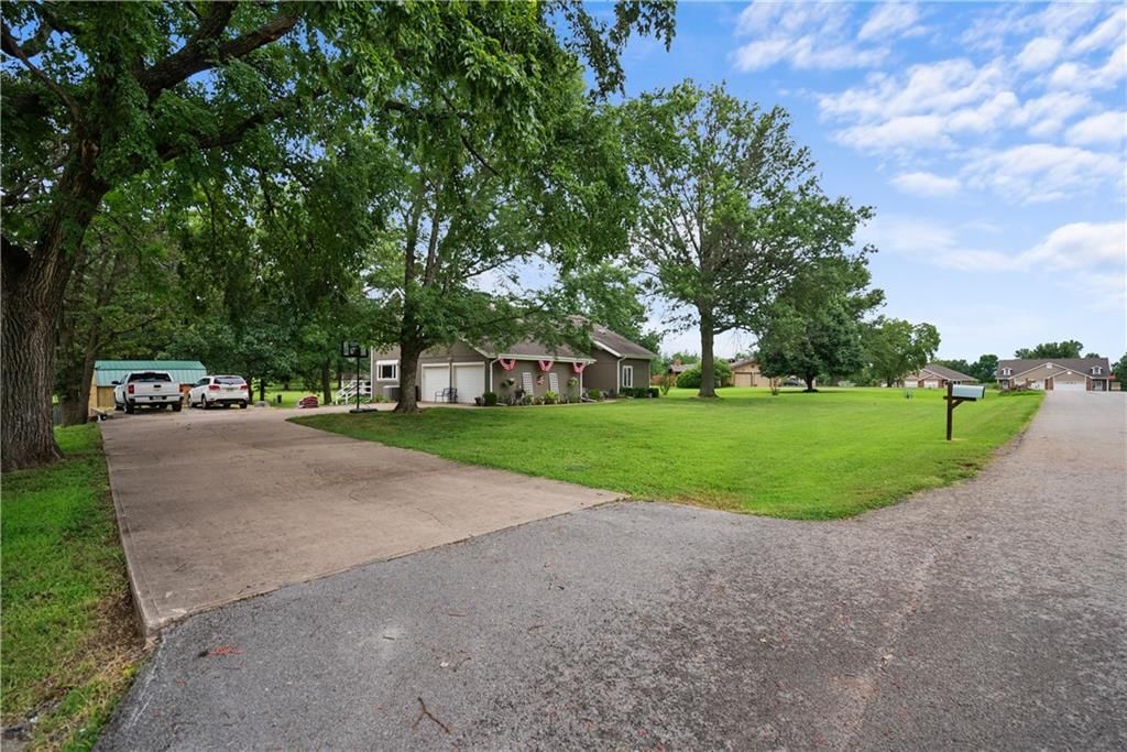 2924 Crown Drive — photo 4