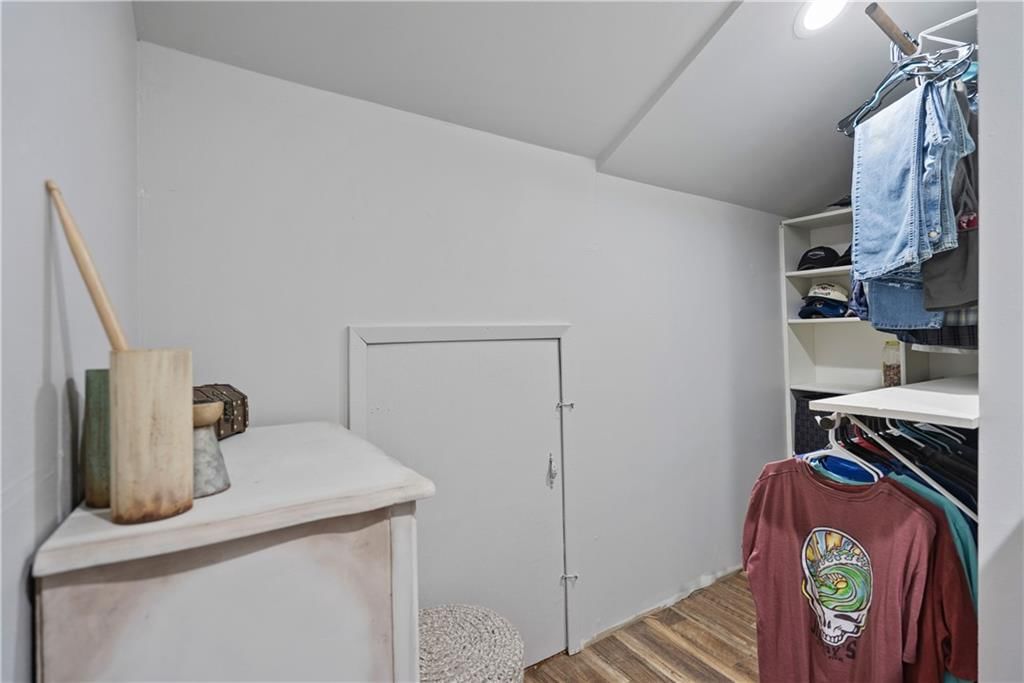 2924 Crown Drive — photo 45
