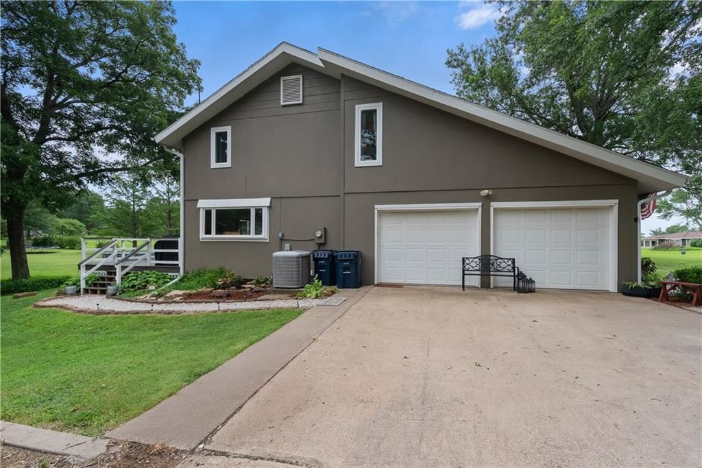 2924 Crown Drive — photo 57